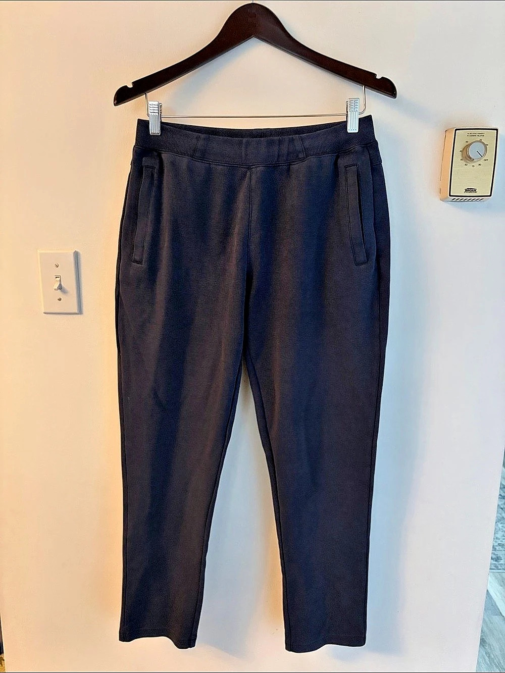 Roots Jogger Pants in Navy Size Small Like New